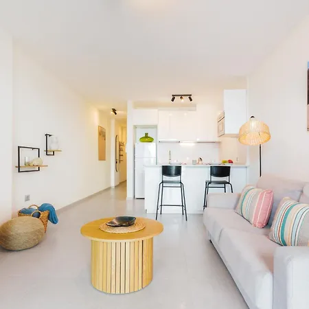 Oceanview With Balcony דירה